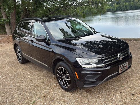 Used 2021 Volkswagen Tiguan S FWD image 2