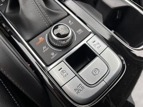 Certified 2022 Kia Telluride EX w/ EX Premium Package image 26