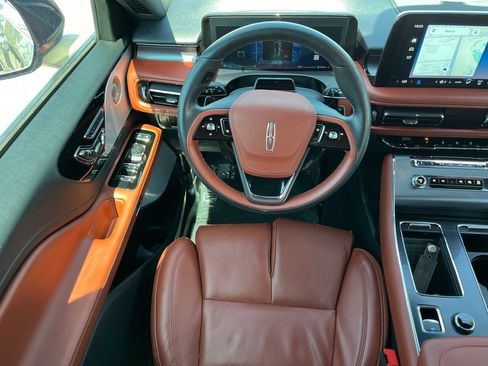Used 2025 Lincoln Aviator Reserve w/ Equipment Group 201A AWD/4WD image 13
