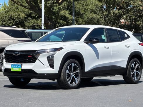 New 2026 Chevrolet Trax RS w/ Driver Confidence Package FWD image 7