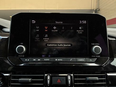 Used 2025 Nissan Pathfinder SV FWD image 32