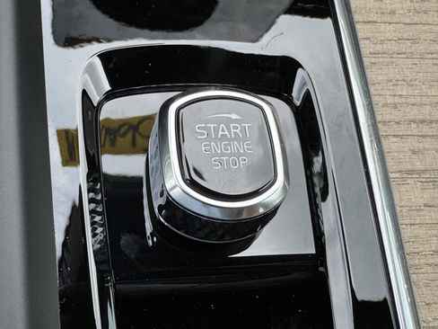 New 2026 Volvo XC60 B5 Core w/ Protection Package image 25