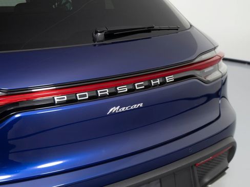 Used 2025 Porsche Macan image 37