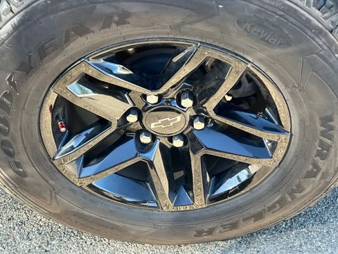 Used 2019 Chevrolet Silverado 1500 Custom Trail Boss w/ Custom Convenience Package AWD/4WD image 22