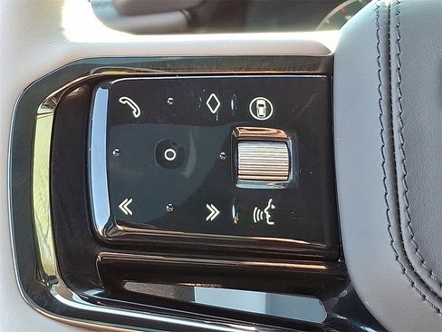 Certified 2026 Land Rover Range Rover Velar Dynamic SE image 18