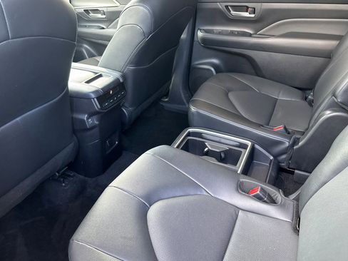 Used 2025 Toyota Grand Highlander FWD image 27