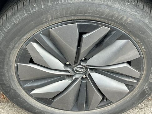 Certified 2023 Nissan Ariya FWD image 4