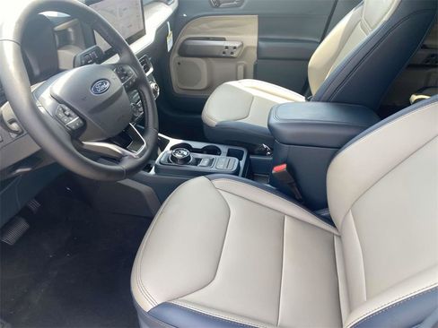 New 2025 Ford Maverick Lariat image 13