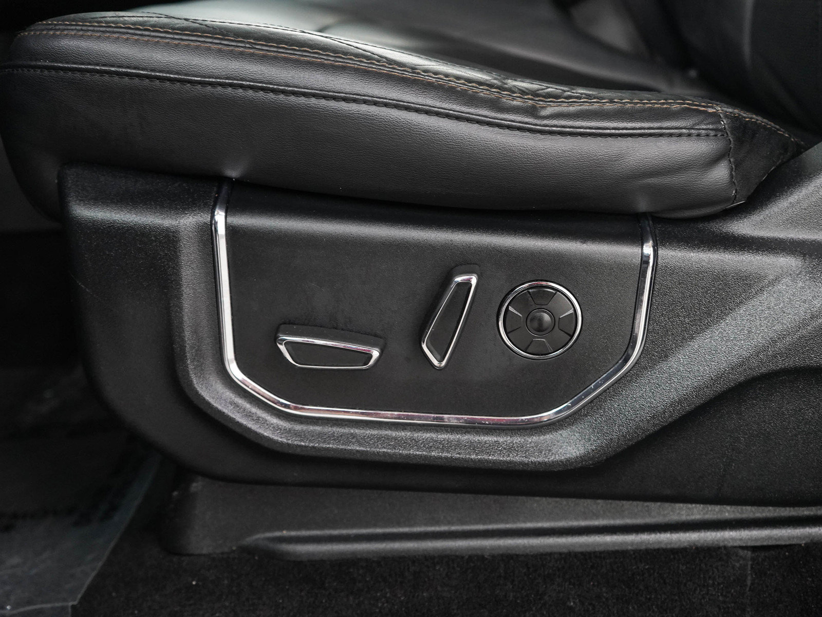 Used 2019 Ford Expedition Platinum AWD/4WD image 28