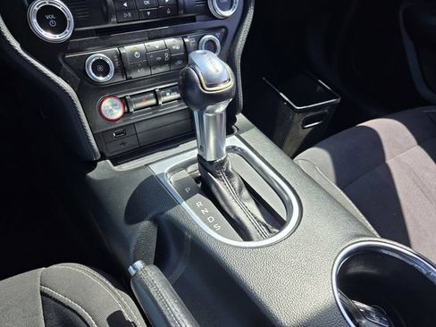 Used 2018 Ford Mustang Coupe RWD image 10