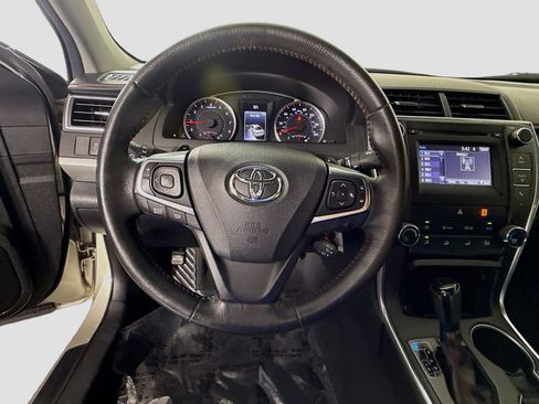 Used 2017 Toyota Camry SE FWD image 13
