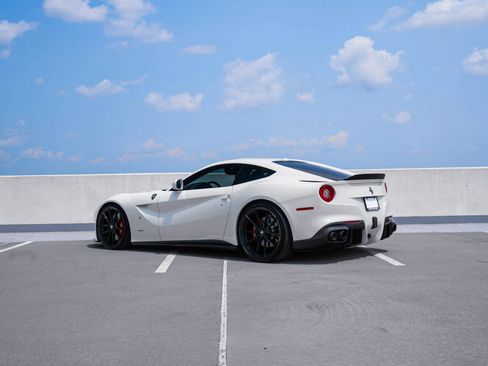 Used 2015 Ferrari F12 Berlinetta RWD image 7