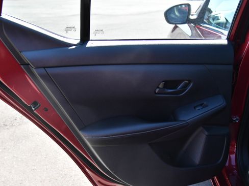 Used 2025 Nissan Sentra SV FWD image 30