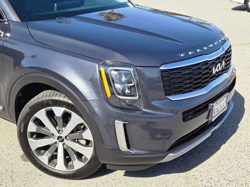 Used 2022 Kia Telluride EX w/ EX Premium Package FWD image 5