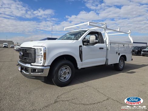 New 2026 Ford F250 XL w/ XL Chrome Package image 2