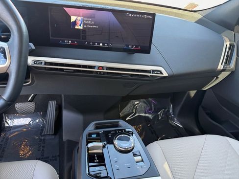 Used 2025 BMW iX xDrive50 image 11