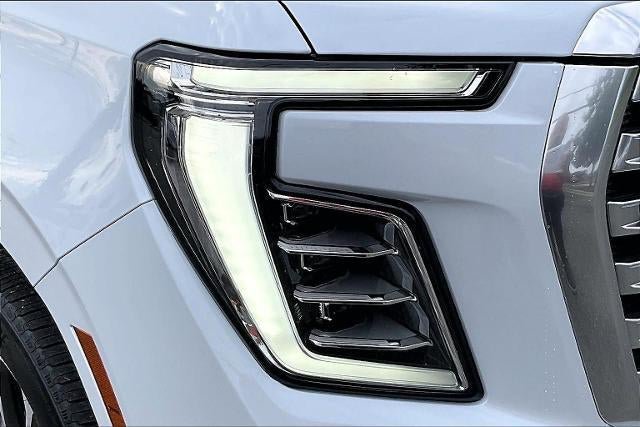 Used 2026 GMC Yukon Denali w/ Denali Reserve Package AWD/4WD image 32