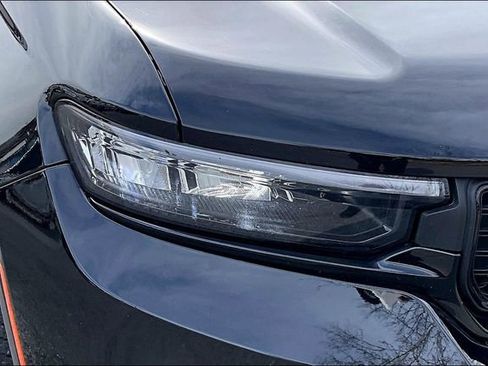 Used 2023 Jeep Grand Cherokee Limited w/ Black Appearance Package image 30