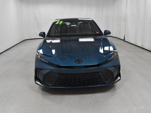 Used 2025 Toyota Camry Hybrid image 4