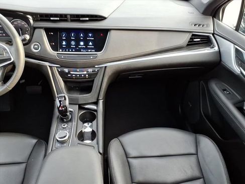 Used 2022 Cadillac XT5 Premium Luxury image 17
