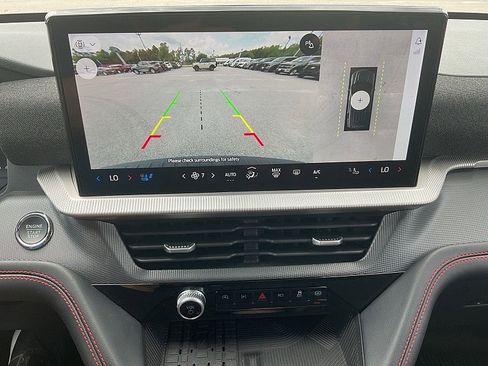 Used 2025 Ford Explorer ST image 17