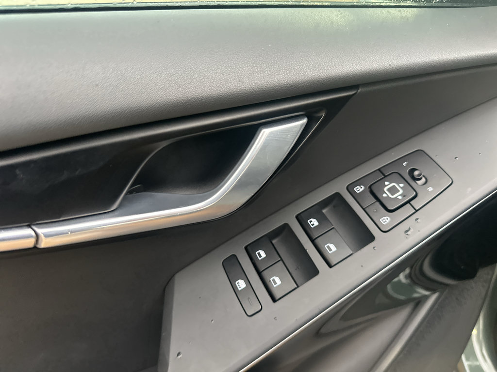 Used 2023 Kia Niro Wind FWD image 13
