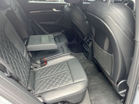 Used 2019 Audi SQ5 Premium Plus w/ Premium Plus Package AWD/4WD image 19