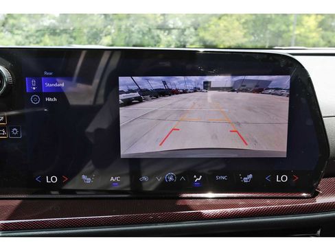 Used 2026 Chevrolet Traverse Z71 w/ LPO, Floor Liner Package AWD/4WD image 24