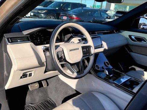 Used 2022 Land Rover Range Rover Velar R-Dynamic HSE image 17