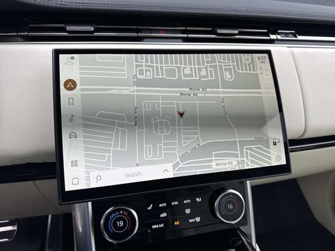 Certified 2023 Land Rover Range Rover SE AWD/4WD image 23