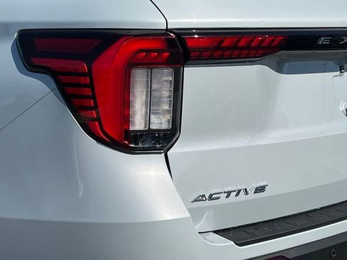 New 2026 Ford Explorer Active AWD/4WD image 8