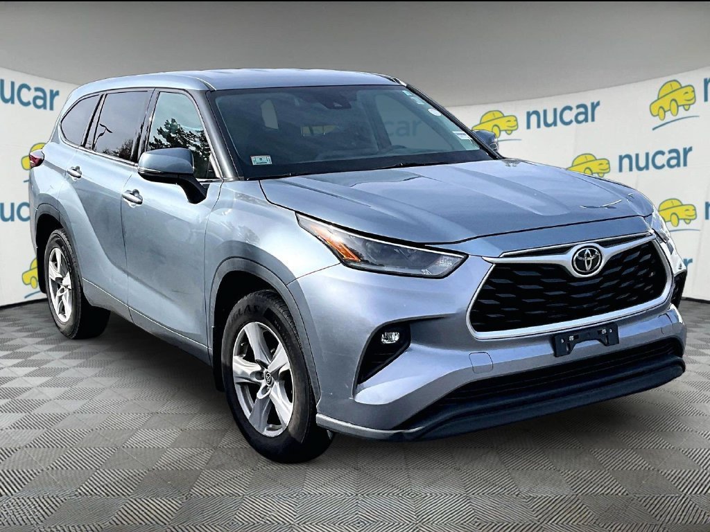 Used 2021 Toyota Highlander LE AWD/4WD image 1