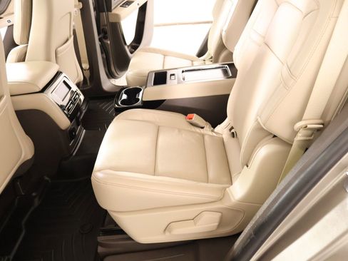 Used 2021 Lincoln Aviator Reserve w/ Equipment Group 201A RWD image 13