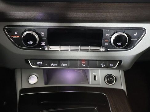 Used 2022 Audi Q5 2.0T Premium image 42