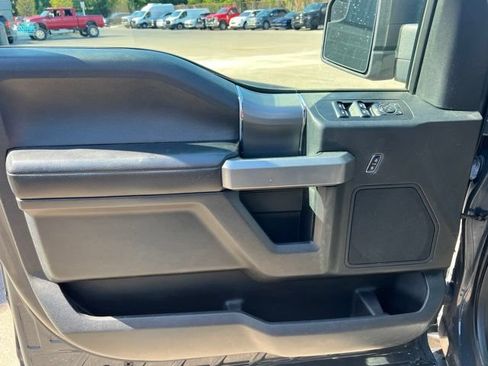 Used 2017 Ford F150 XLT w/ Equipment Group 302A Luxury AWD/4WD image 17