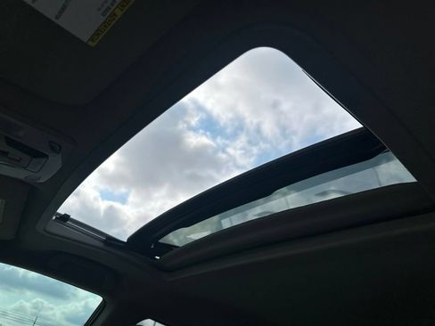 Used 2011 Toyota Sienna XLE FWD image 37