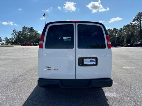 Used 2025 Chevrolet Express 3500 LS RWD image 5