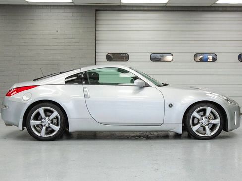 Used 2007 Nissan 350Z Touring w/ Cargo Convenience Pkg image 3