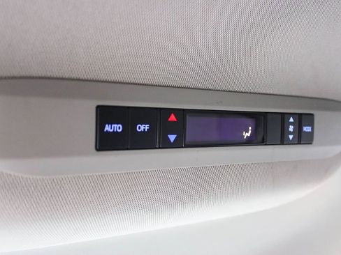 Used 2023 Toyota Sienna LE image 27