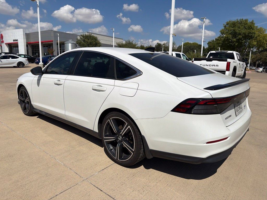Used 2023 Honda Accord Sport image 4