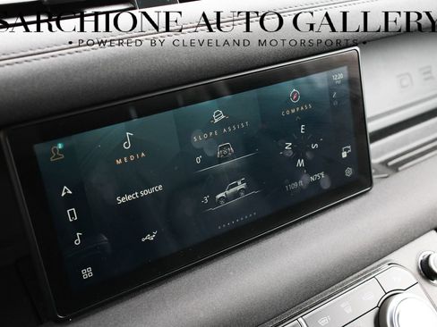 Used 2022 Land Rover Defender 90 X-Dynamic S image 24