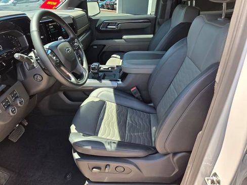 Used 2025 Chevrolet Silverado 1500 ZR2 w/ Technology Package AWD/4WD image 10