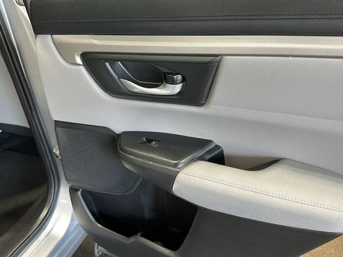 Used 2017 Honda CR-V LX image 15