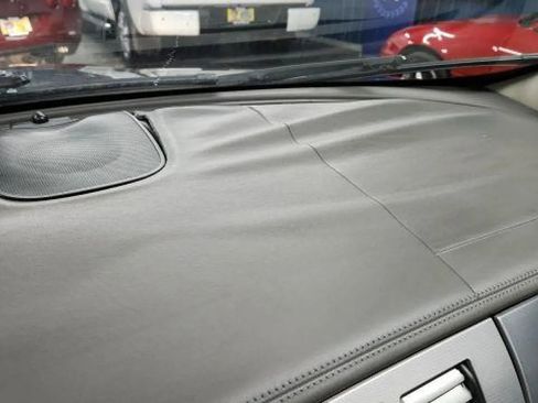 Used 2011 Jaguar XF Portfolio image 48