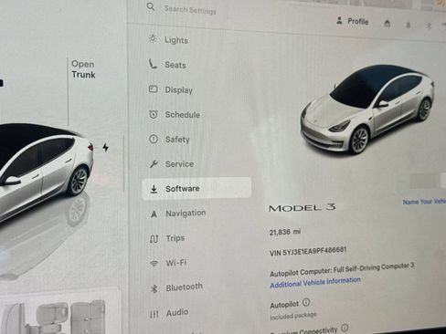 Used 2023 Tesla Model 3 Standard Range image 12