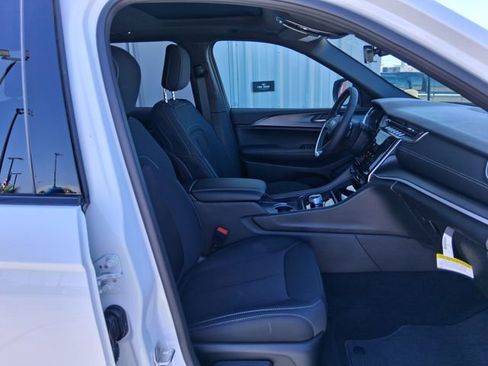 New 2026 Jeep Grand Cherokee Laredo X RWD image 25