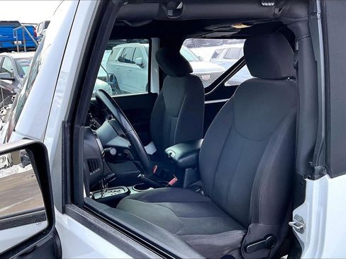 Used 2018 Jeep Wrangler Sport image 19