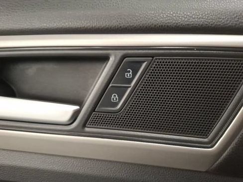 Used 2021 Volkswagen Atlas SE FWD image 14