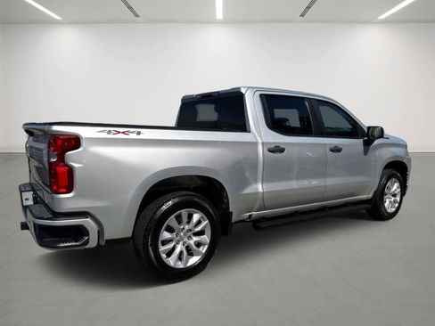Used 2020 Chevrolet Silverado 1500 Custom w/ Custom Value Package image 4
