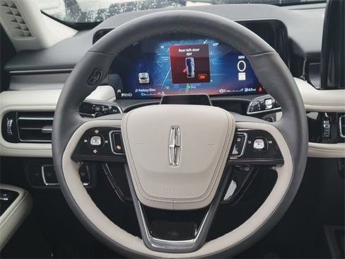 New 2026 Lincoln Aviator AWD image 31